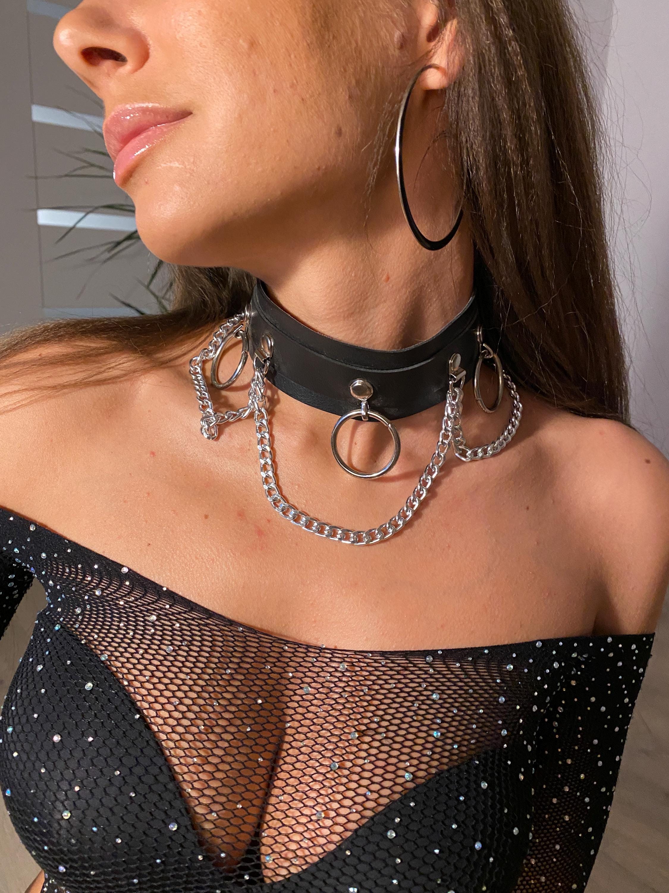 Leather Choker: Edgy Ring & Chain Statement Collar