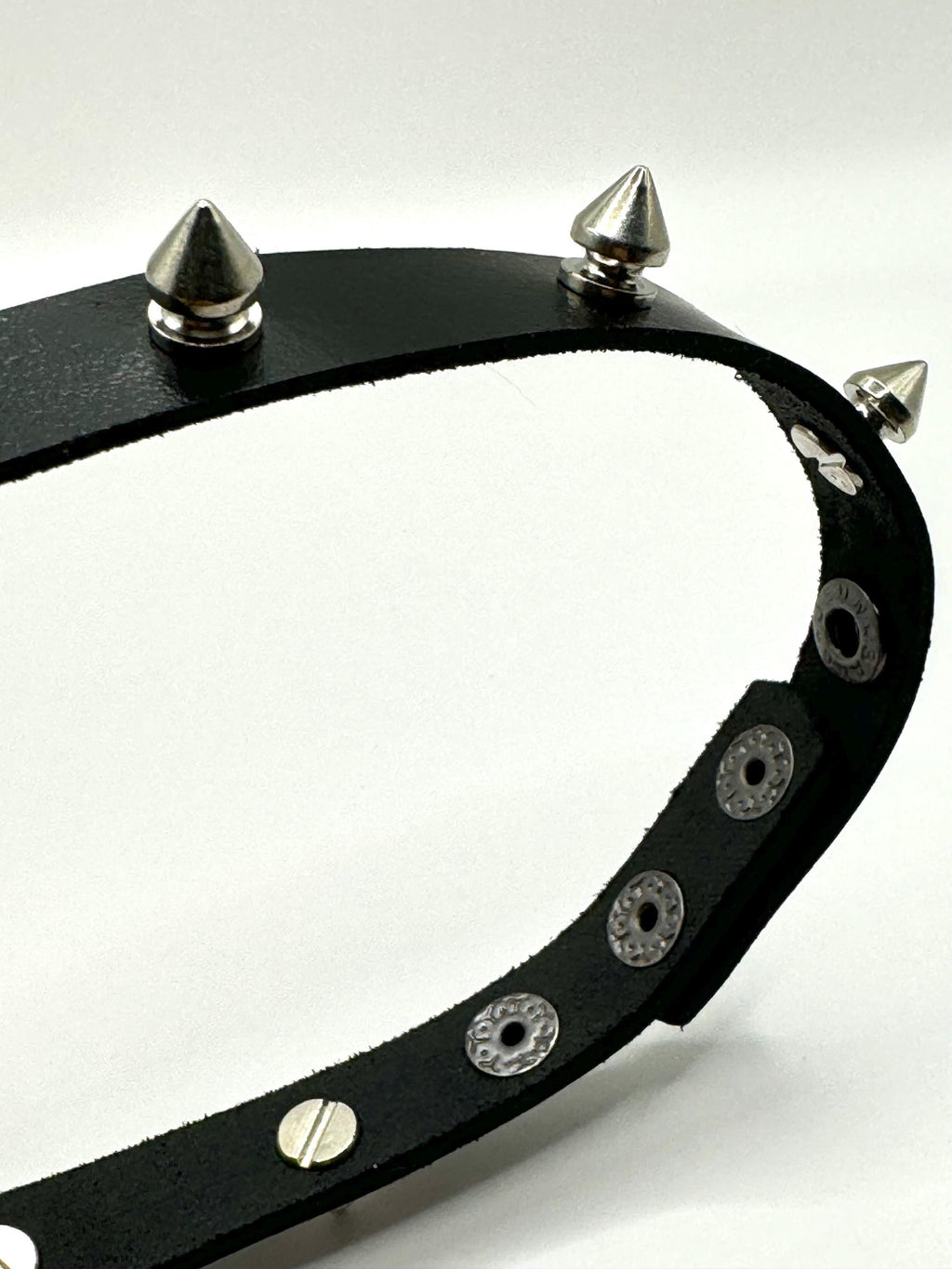 Thin Leather Choker with Small Spikes – Minimalist Edgy Style