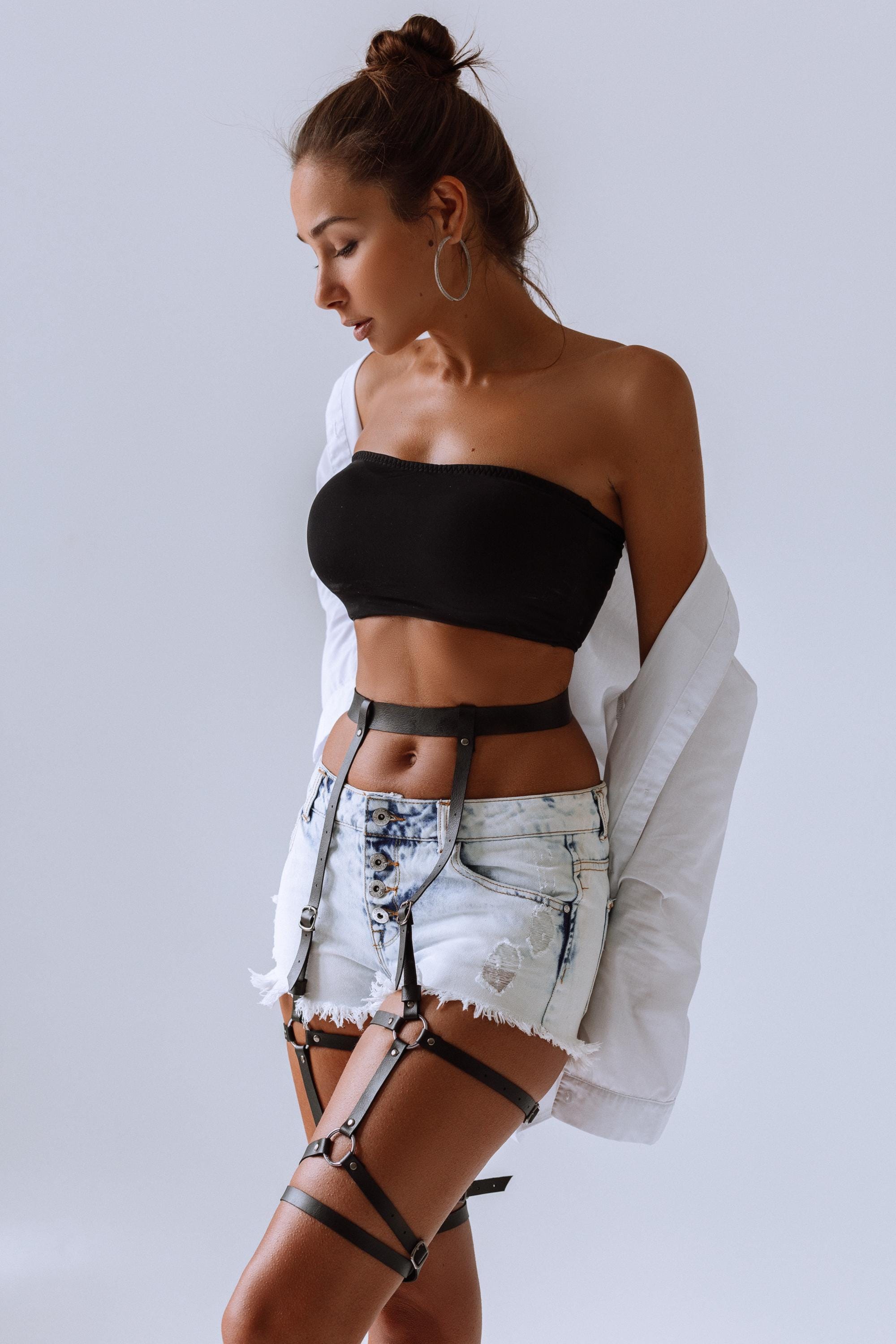 Leather Leg Garters – 2 Adjustable Straps for Dance & Photoshoots (Unisex)