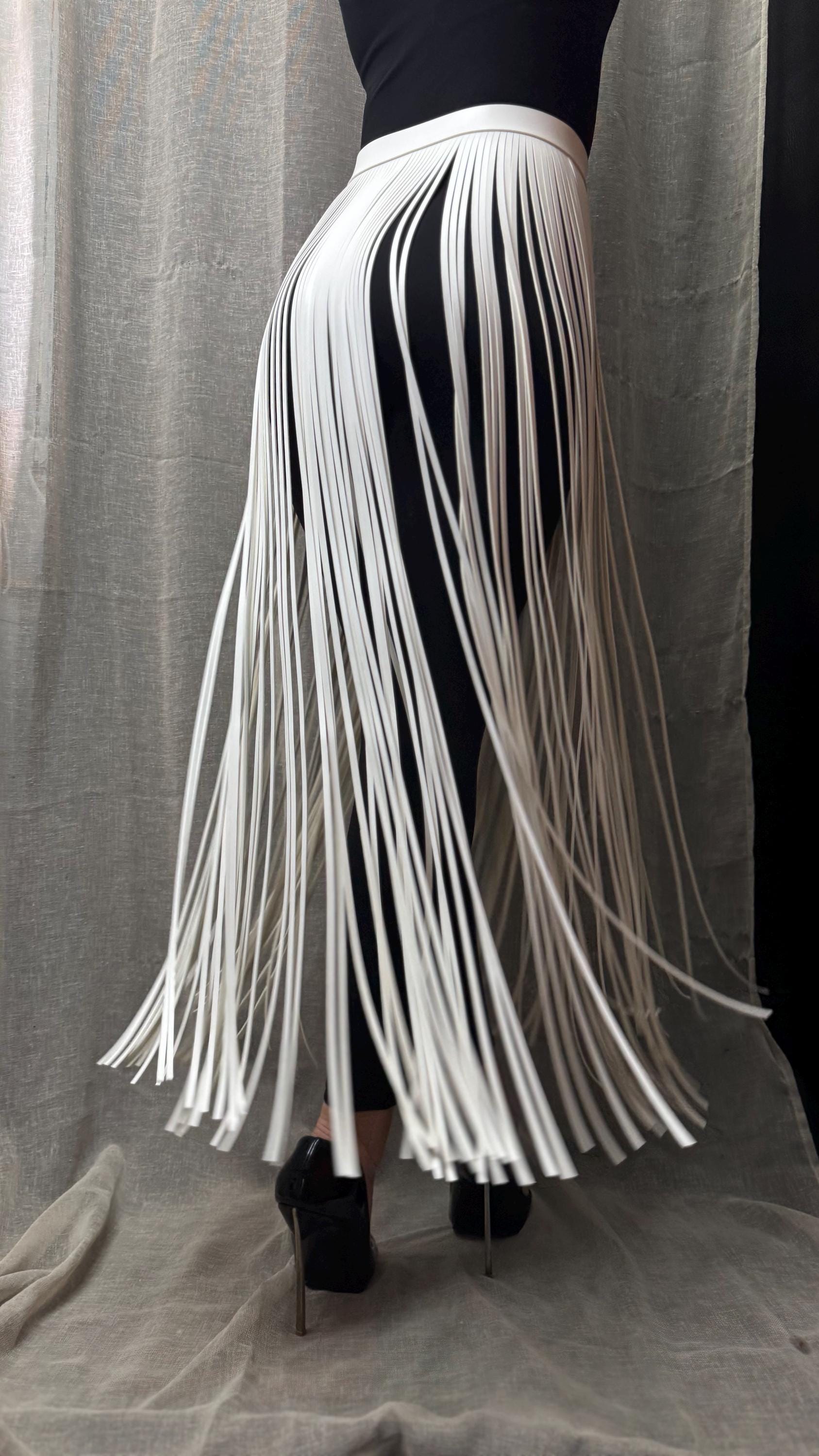 White Fringe Belt 100 cm Vegan Leather: Adjustable Statement Piece