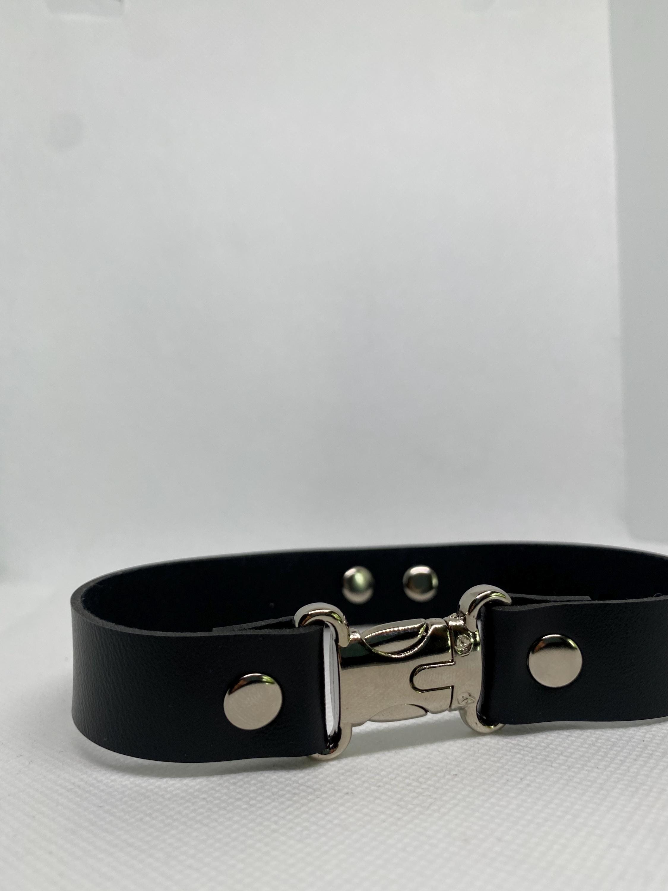 Leather Choker with Ring, Chain & Handle — Bold Edgy Statement