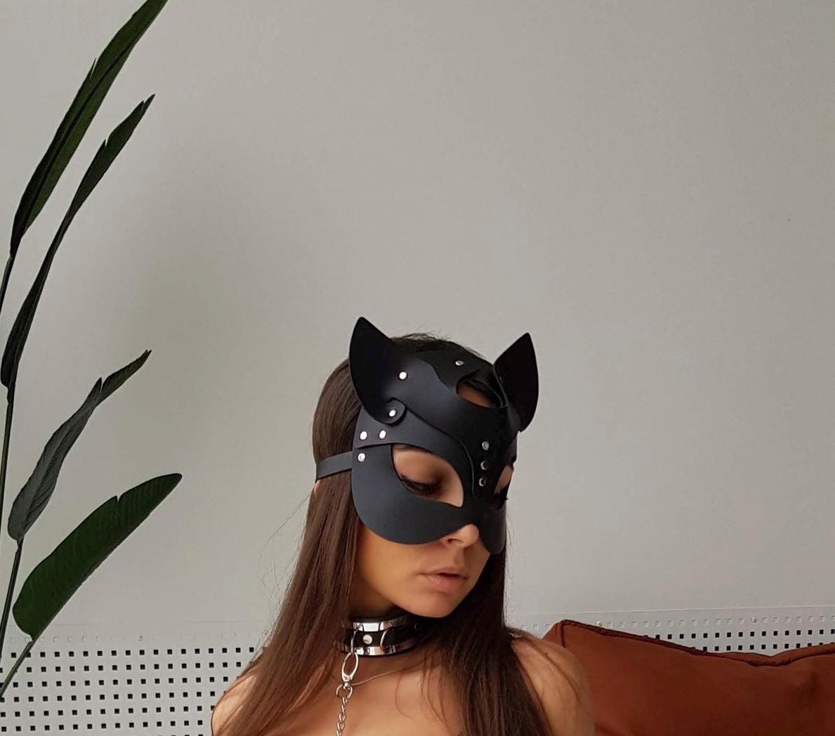 Leather Cat Mask – Handmade Statement Mask for Cosplay & Parties