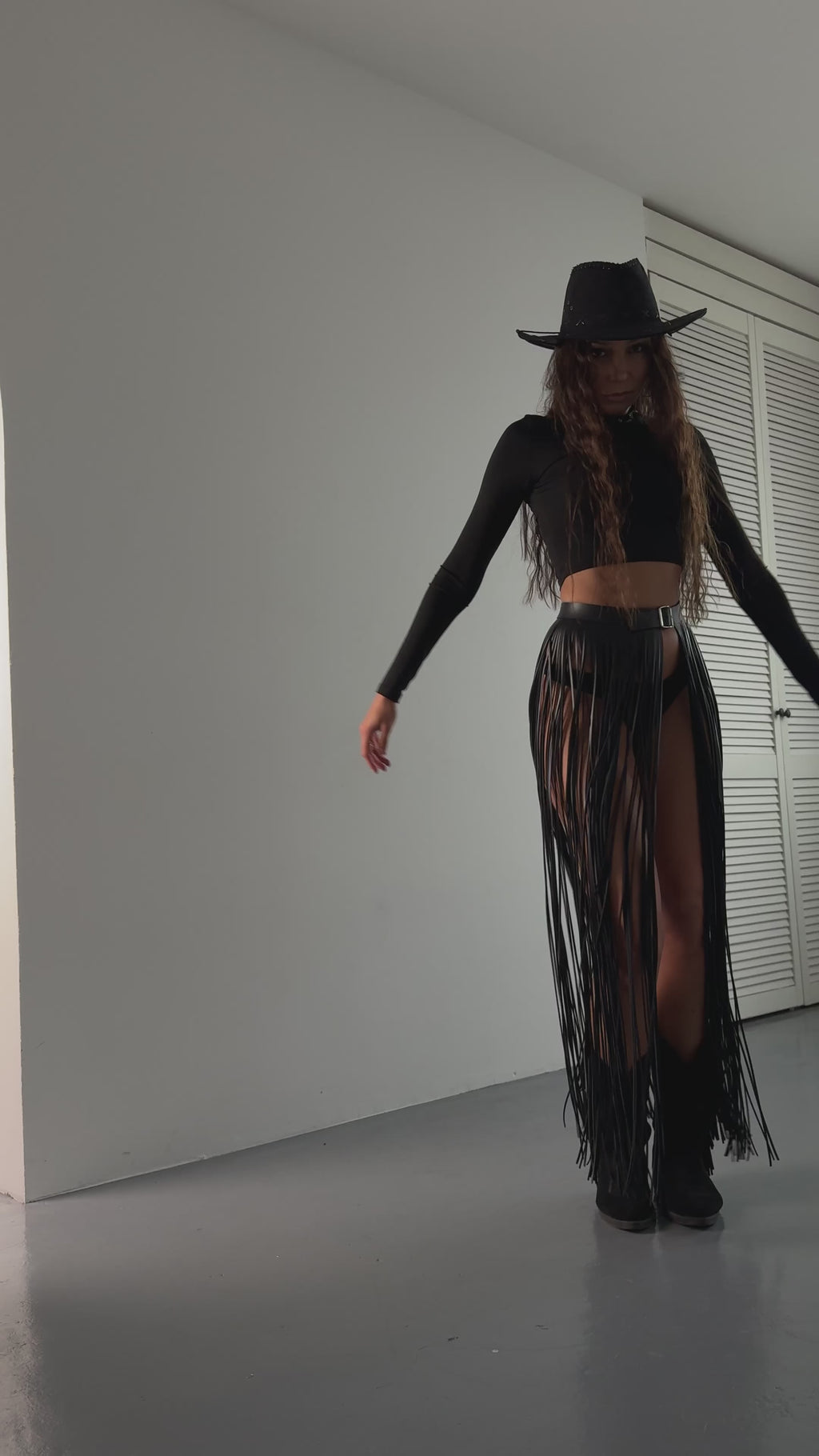 Long Vegan Leather Fringe Belt 110 cm: Adjustable Statement Piece